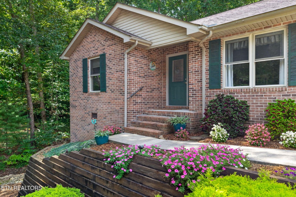Photo of 145 Rotherham Drive, Crossville, TN 38558 (MLS # 1356411)