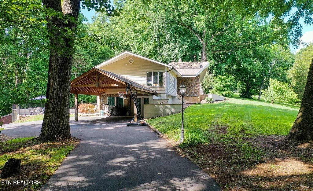 Photo of 3729 Vista Rd, Louisville, TN 37777 (MLS # 1301747)