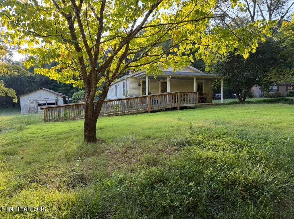 Photo of 220 Woods Chapel Rd, Harriman, TN 37748 (MLS # 1354194)
