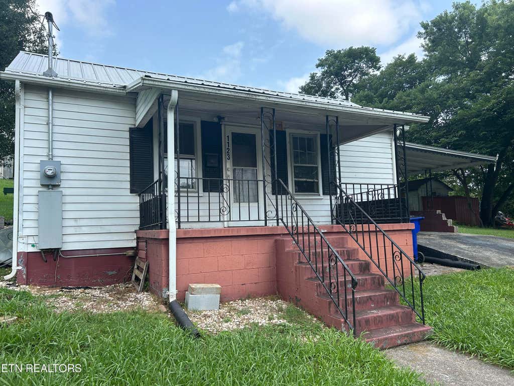 Photo of 1123 E 4th North St, Morristown, TN 37814 (MLS # 1352664)
