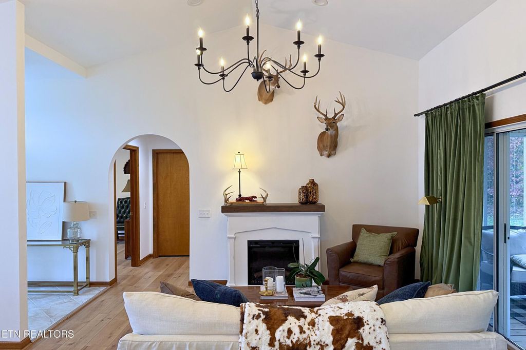 Photo of 407 Elokwa Place, Loudon, TN 37774 (MLS # 1333971)