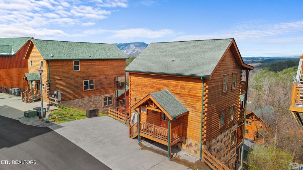 Photo of 1244 Bird Nest Way, Sevierville, TN 37862 (MLS # 1333667)