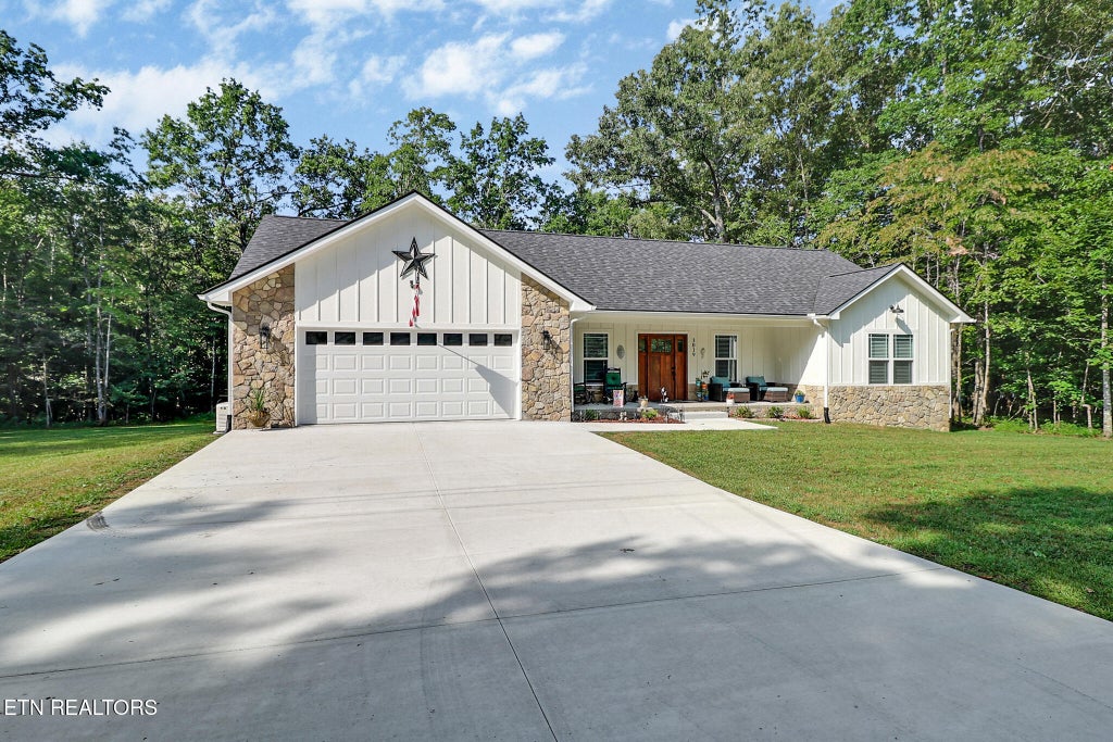 Photo of 3019 Pomo Circle, Crossville, TN 38572 (MLS # 1353154)