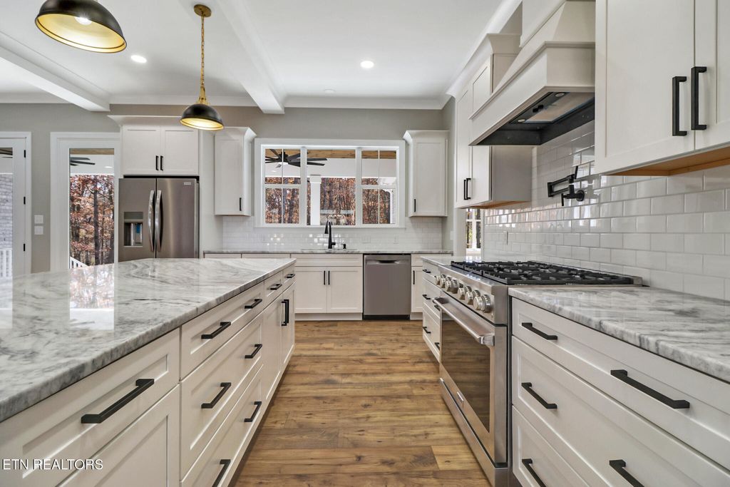 Photo of 1052 Catoosa Ridge Drive, Crossville, TN 38571 (MLS # 1321398)