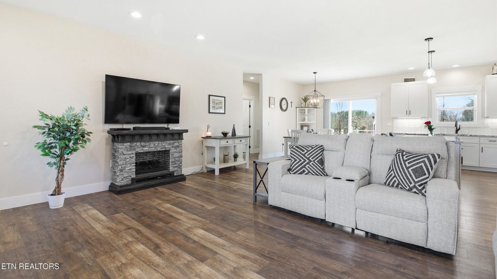 Photo of 64 Perry Creek Drive, Crossville, TN 38572 (MLS # 1329839)