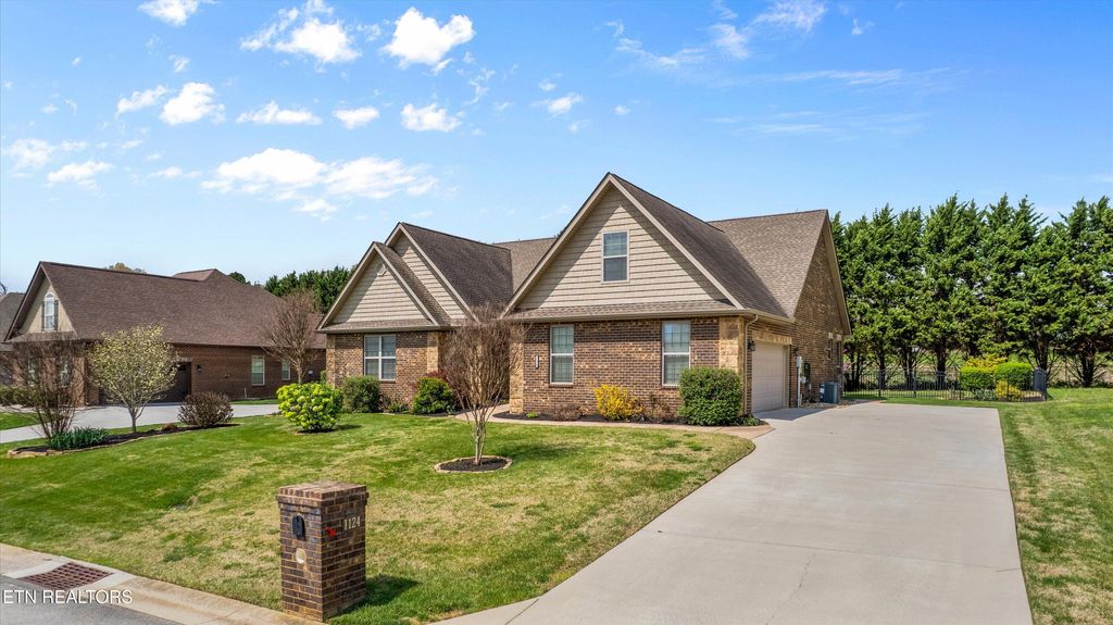 Photo of 1124 Linford Circle, Alcoa, TN 37701 (MLS # 1296562)