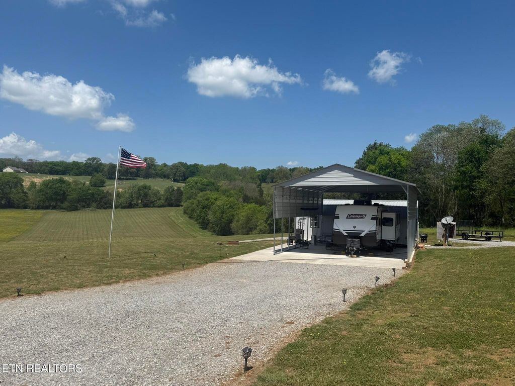 Photo of 275 Thompson Rd, Madisonville, TN 37354 (MLS # 1337225)