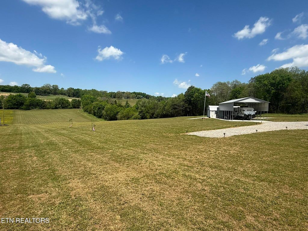 Photo of 275 Thompson Rd, Madisonville, TN 37354 (MLS # 1337225)