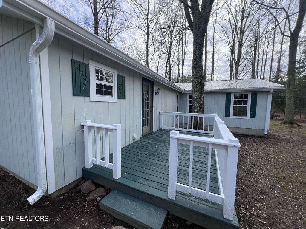 Photo of 1028 Kennedy Rd, Jamestown, TN 38556 (MLS # 1323880)