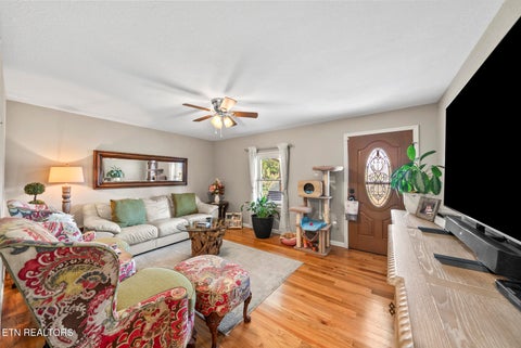 Tiny photo for 289 Westel Rd, Rockwood, TN 37854 (MLS # 1357600)