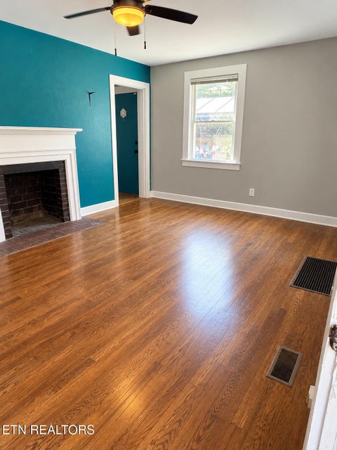 Tiny photo for 938 Banks Ave, Knoxville, TN 37917 (MLS # 1359712)