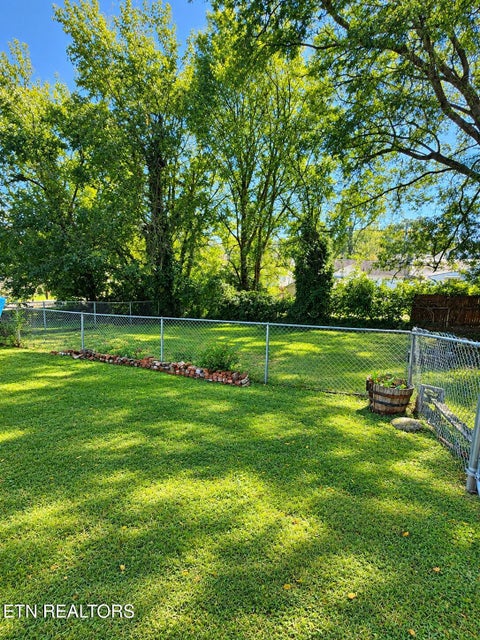 Tiny photo for 938 Banks Ave, Knoxville, TN 37917 (MLS # 1359712)