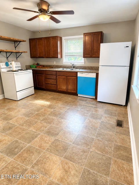 Photo of 938 Banks Ave, Knoxville, TN 37917 (MLS # 1359712)