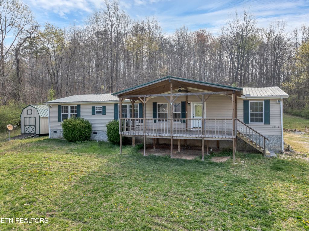 Photo of 714 S Kingston Ave, Rockwood, TN 37854 (MLS # 1341345)
