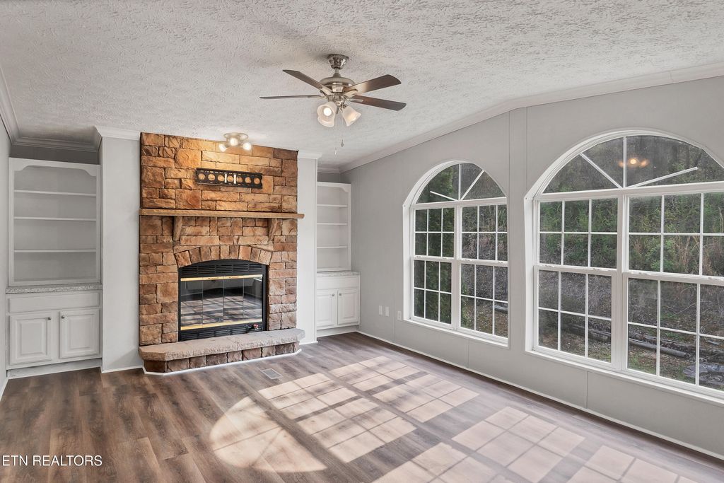 Photo of 714 S Kingston Ave, Rockwood, TN 37854 (MLS # 1341345)