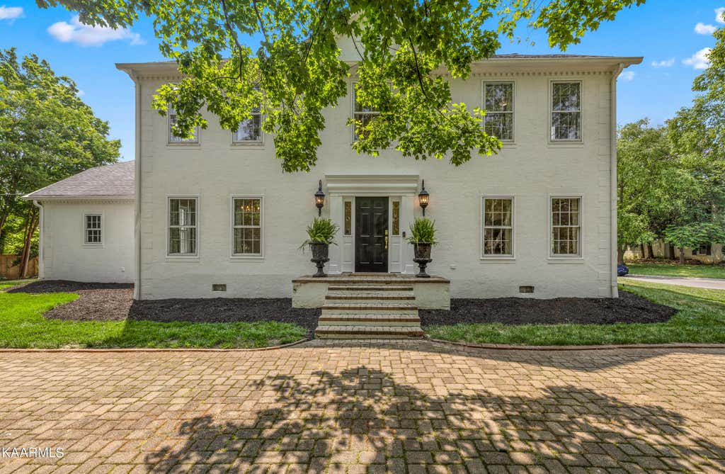 Photo of 400 Boxwood Square Sq, Knoxville, TN 37919 (MLS # 1228386)