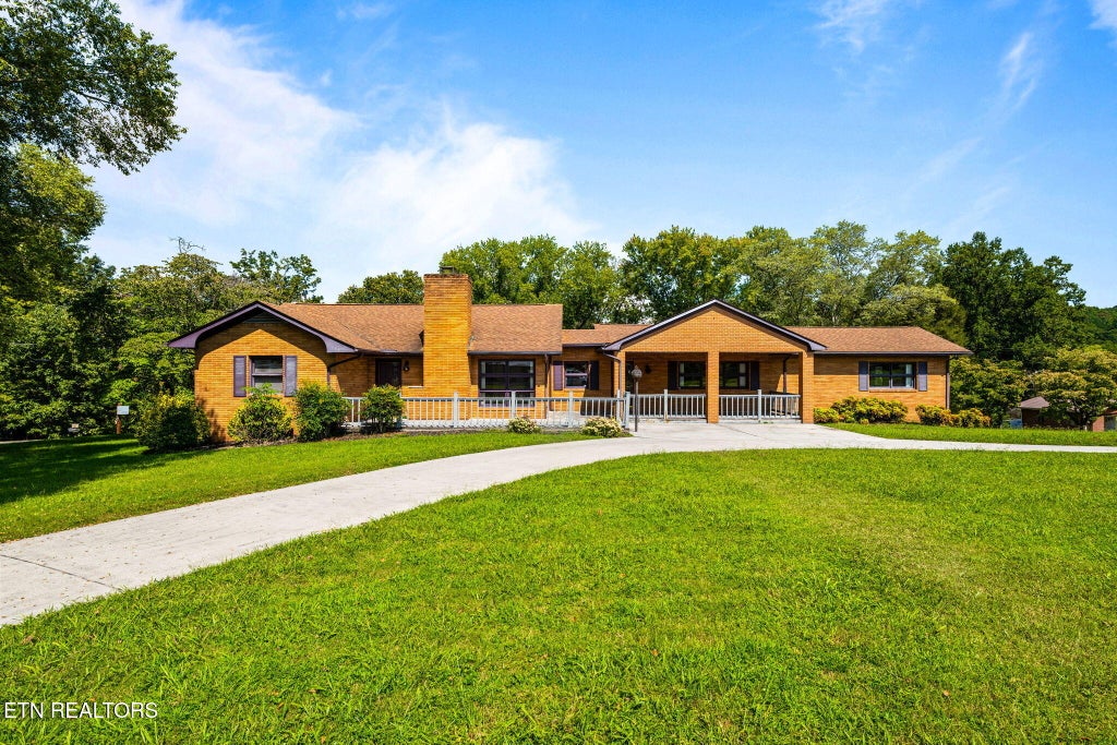 Photo of 505 Claiborne Rd, LaFollette, TN 37766 (MLS # 1354820)
