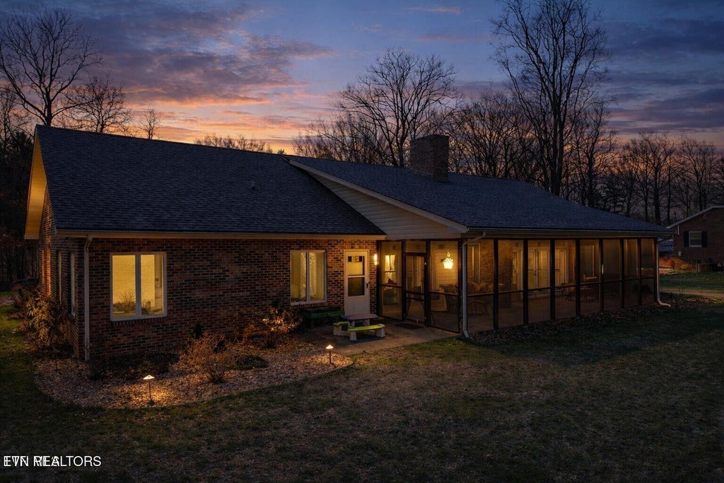 Photo of 165 Fairway Drive, Greeneville, TN 37743 (MLS # 1356308)