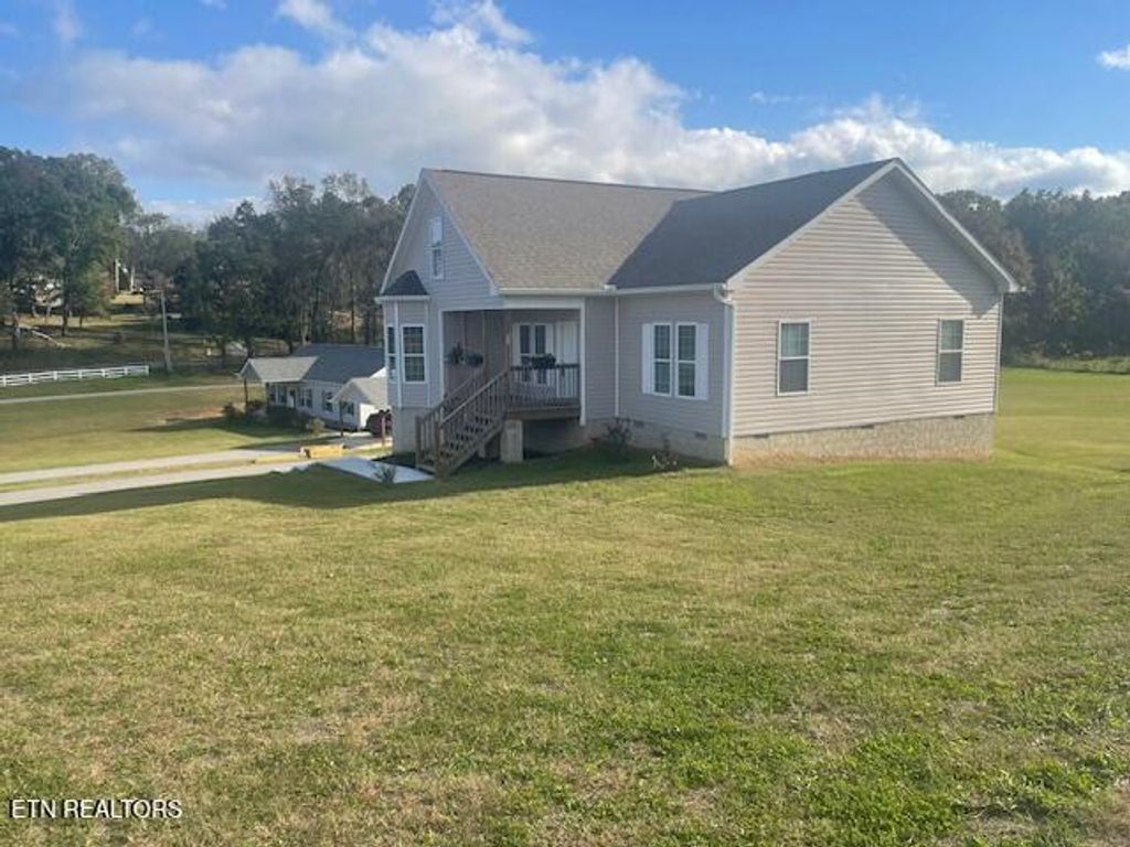 Photo of 155 Waters Edge Drive, Spring City, TN 37381 (MLS # 1301705)