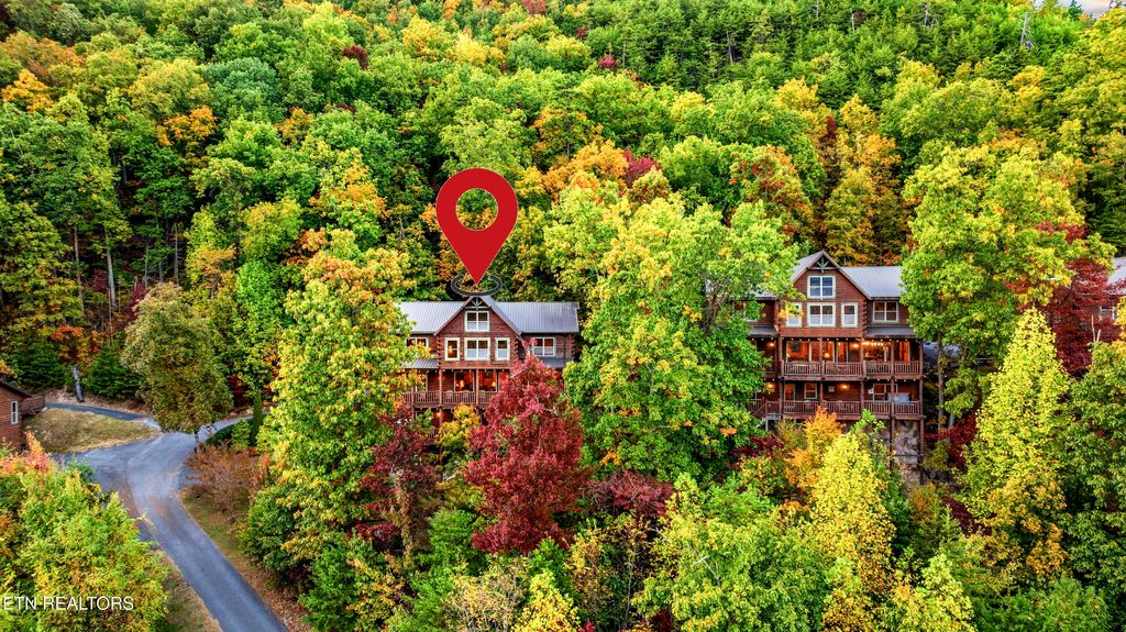 Photo of 1964 Blackthorn Tr, Sevierville, TN 37876 (MLS # 1321569)