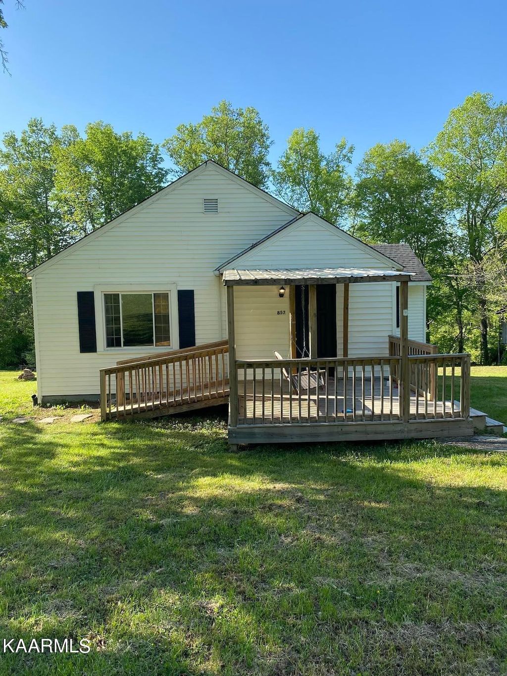 Photo of 857 Poplar Creek Rd, Oliver Springs, TN 37840 (MLS # 1225337)