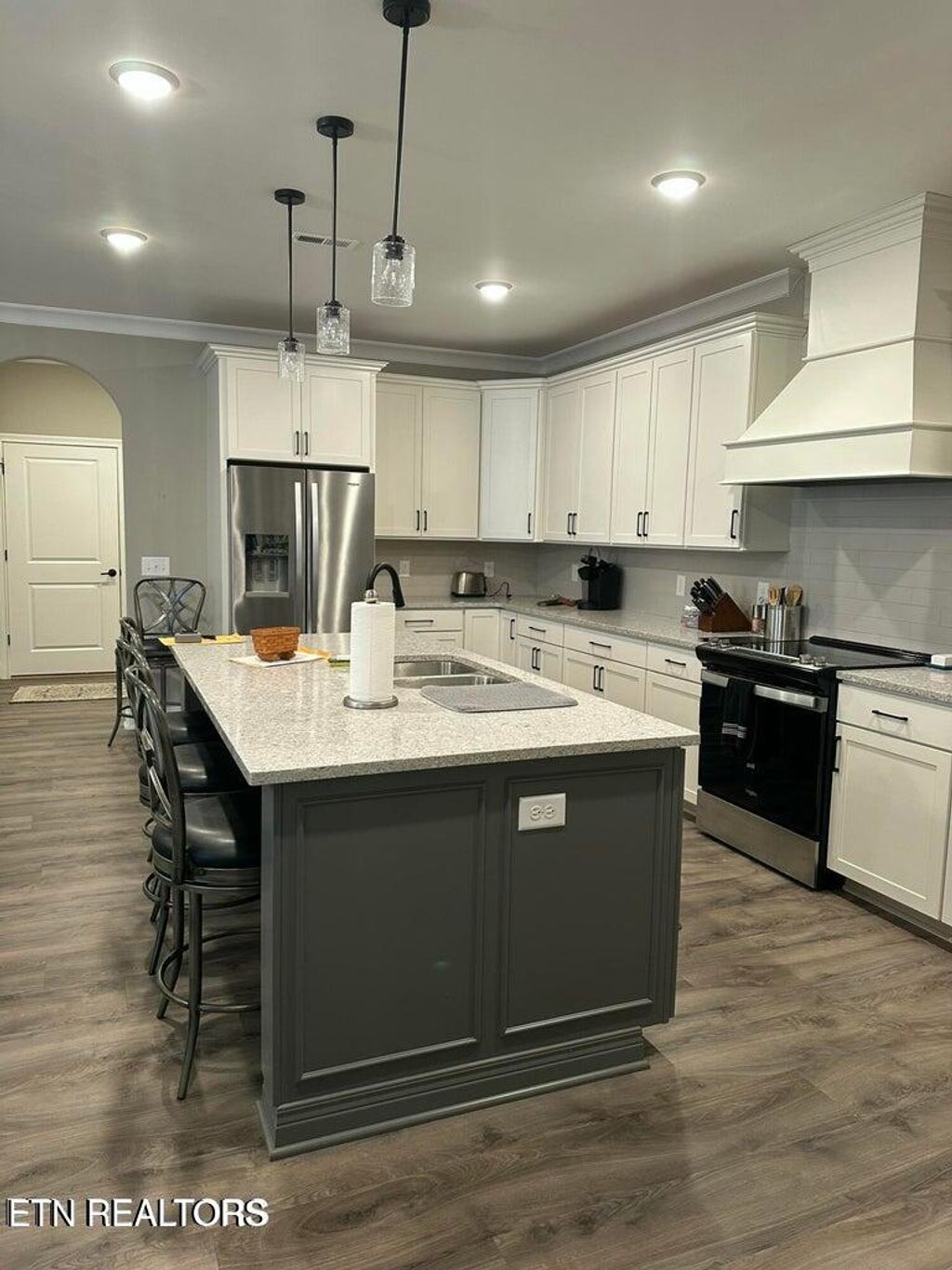 Photo of 407 Sycamore Place, Loudon, TN 37774 (MLS # 1327176)