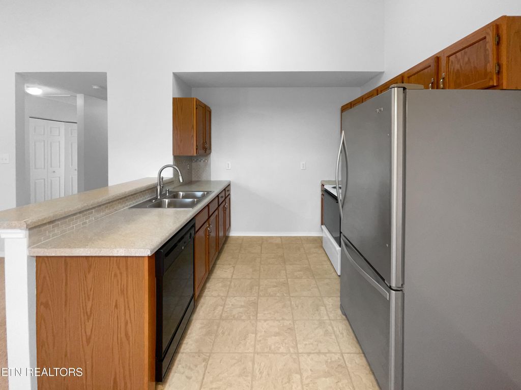 Photo of 553 Ravenwood Drive, Maryville, TN 37801 (MLS # 1323197)