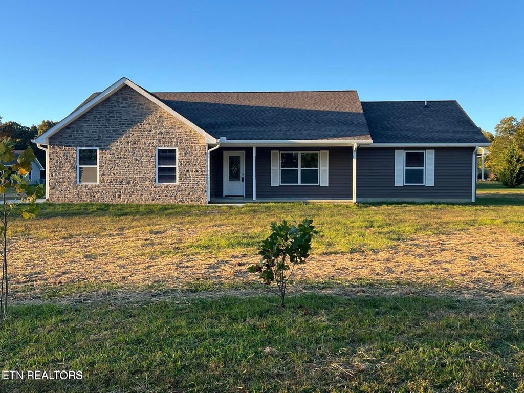 Photo of 453 Hinch Mountain View Rd, Crossville, TN 38555 (MLS # 1305631)