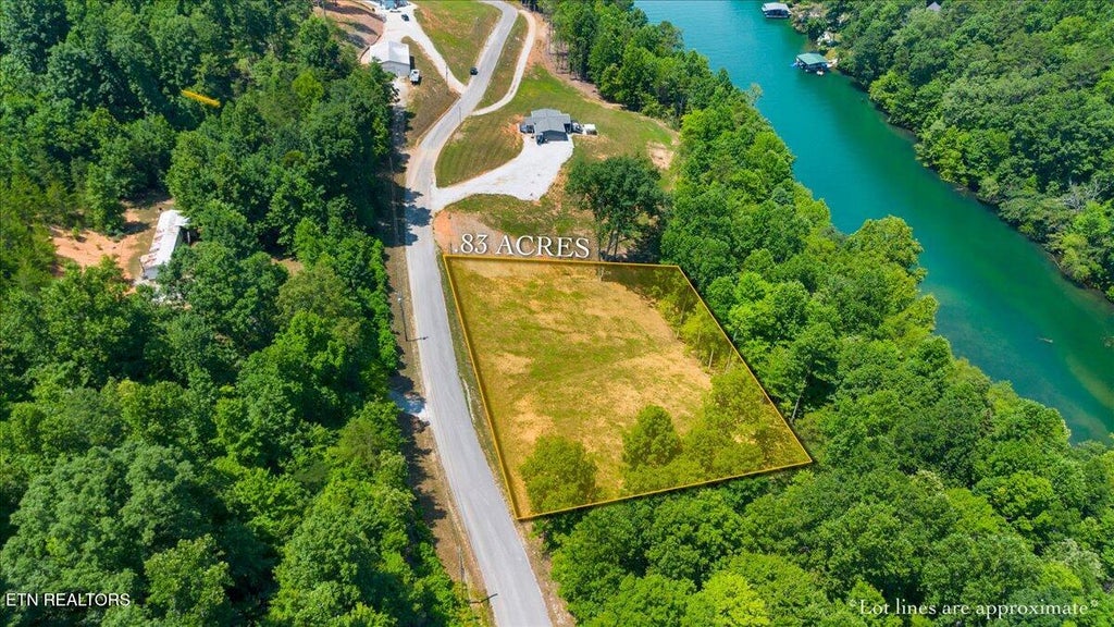 Photo of 2321 Cove Pointe Rd, LaFollette, TN 37766 (MLS # 1344863)