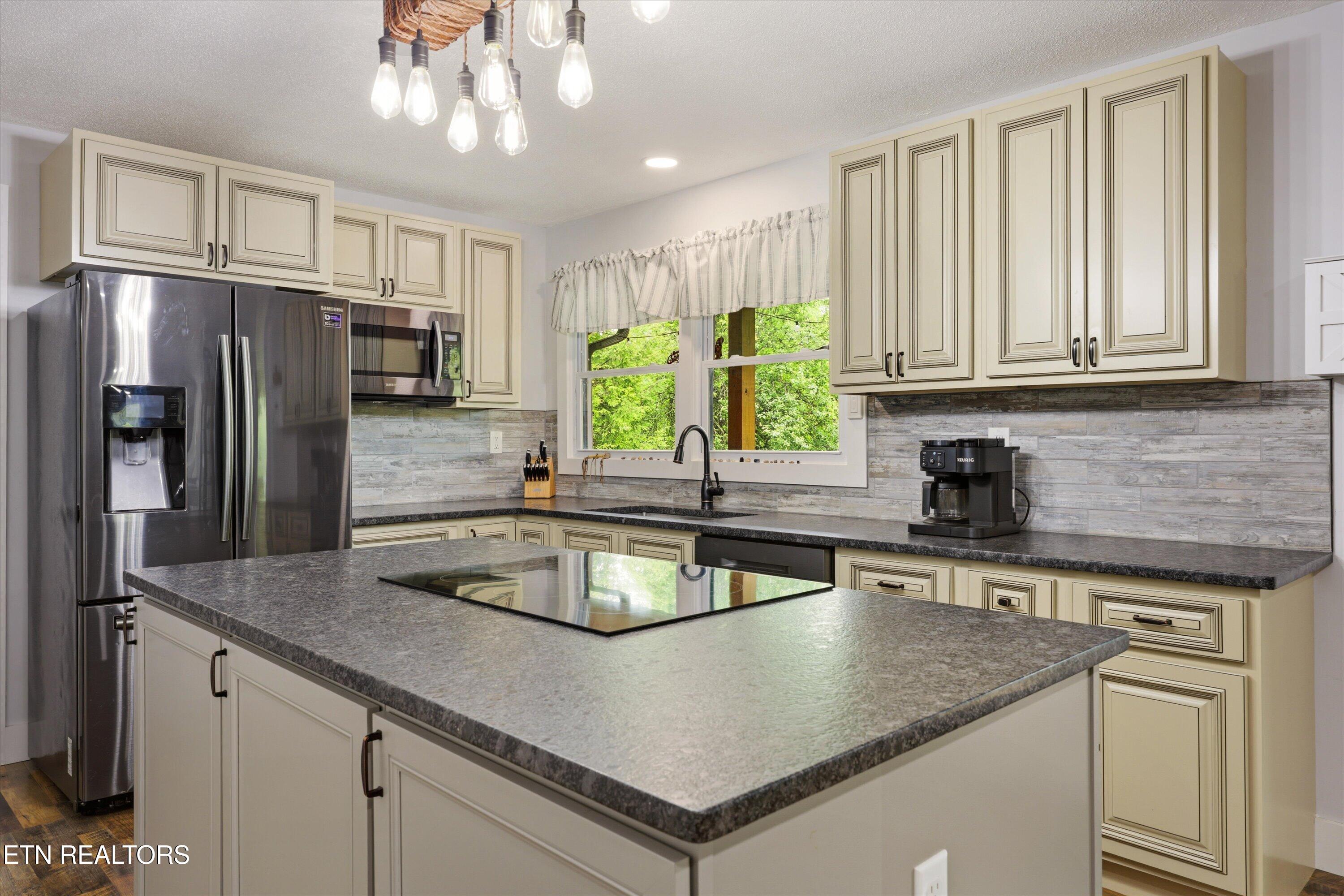 11862 Roberson Springs Rd