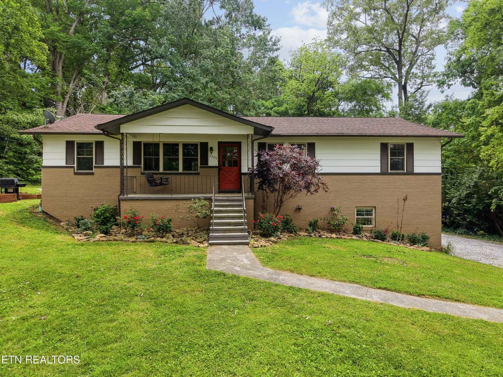 Photo of 2232 Belt Rd, Knoxville, TN 37920 (MLS # 1343038)