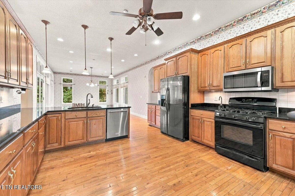 Photo of 323 Harmon Rd, New Tazewell, TN 37825 (MLS # 1358823)
