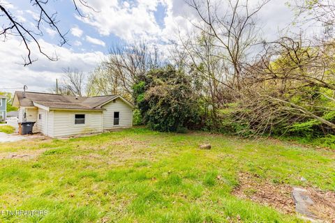 Tiny photo for 2531 E Glenwood Ave, Knoxville, TN 37917 (MLS # 1335605)