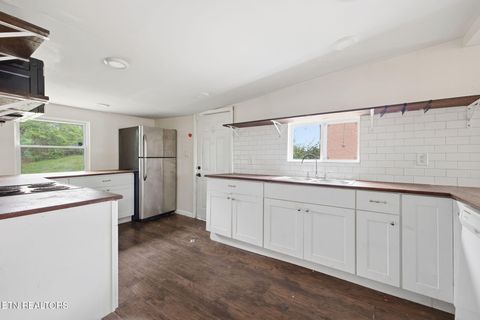 Tiny photo for 2531 E Glenwood Ave, Knoxville, TN 37917 (MLS # 1335605)