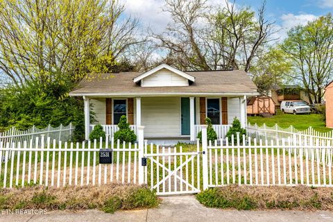 Tiny photo for 2531 E Glenwood Ave, Knoxville, TN 37917 (MLS # 1335605)