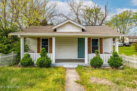 Tiny photo for 2531 E Glenwood Ave, Knoxville, TN 37917 (MLS # 1335605)