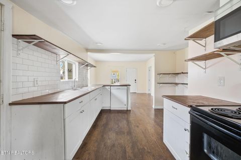 Tiny photo for 2531 E Glenwood Ave, Knoxville, TN 37917 (MLS # 1335605)