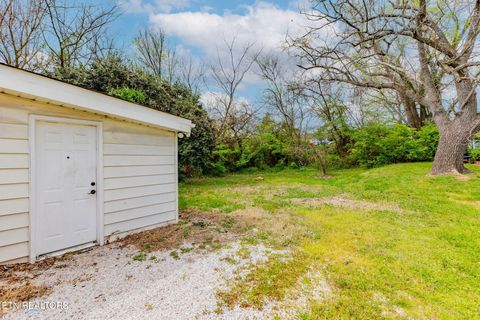 Tiny photo for 2531 E Glenwood Ave, Knoxville, TN 37917 (MLS # 1335605)