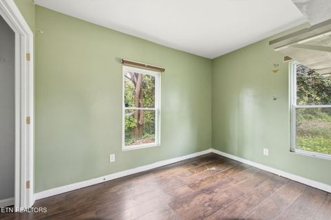 Tiny photo for 2531 E Glenwood Ave, Knoxville, TN 37917 (MLS # 1335605)