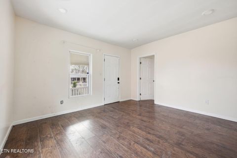 Tiny photo for 2531 E Glenwood Ave, Knoxville, TN 37917 (MLS # 1335605)