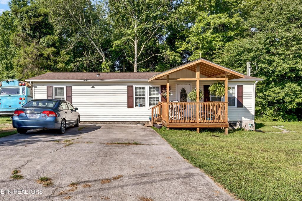 Photo of 125 Loggers Lane, Clinton, TN 37716 (MLS # 1307085)