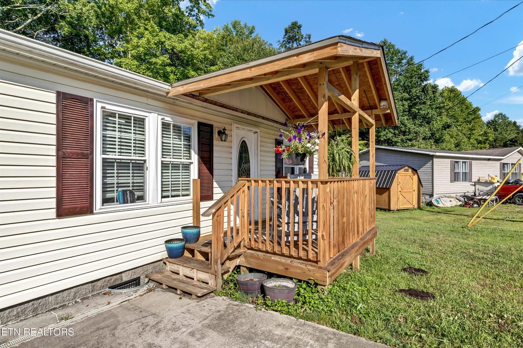 Photo of 125 Loggers Lane, Clinton, TN 37716 (MLS # 1307085)