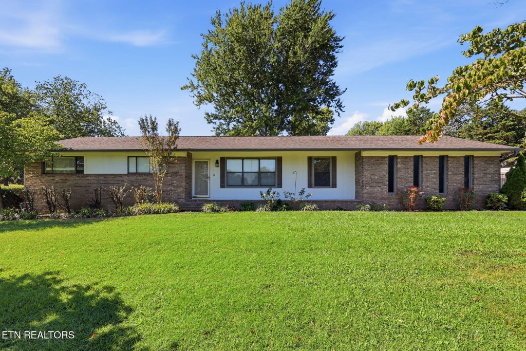 Photo of 1019 Kensington Blvd, Maryville, TN 37803 (MLS # 1350651)