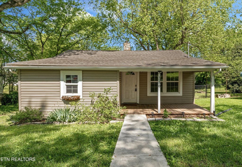 Photo of 316 Rockford Cedar St, Rockford, TN 37853 (MLS # 1298760)