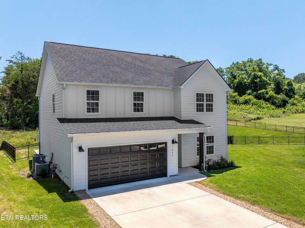 Photo of 7204 Orchard Harvest Lane, Knoxville, TN 37924 (MLS # 1343735)
