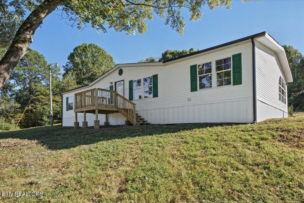 Photo of 2807 Clouds Rd, New Tazewell, TN 37825 (MLS # 1358200)