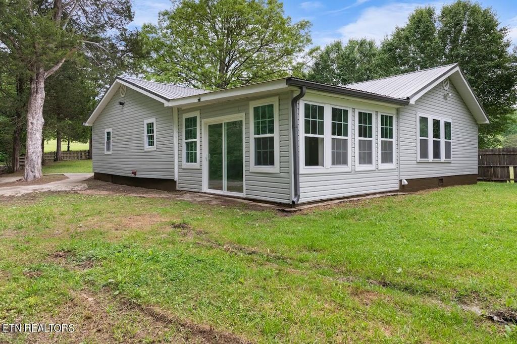 Photo of 634 Johnson Rd, Oliver Springs, TN 37840 (MLS # 1262052)