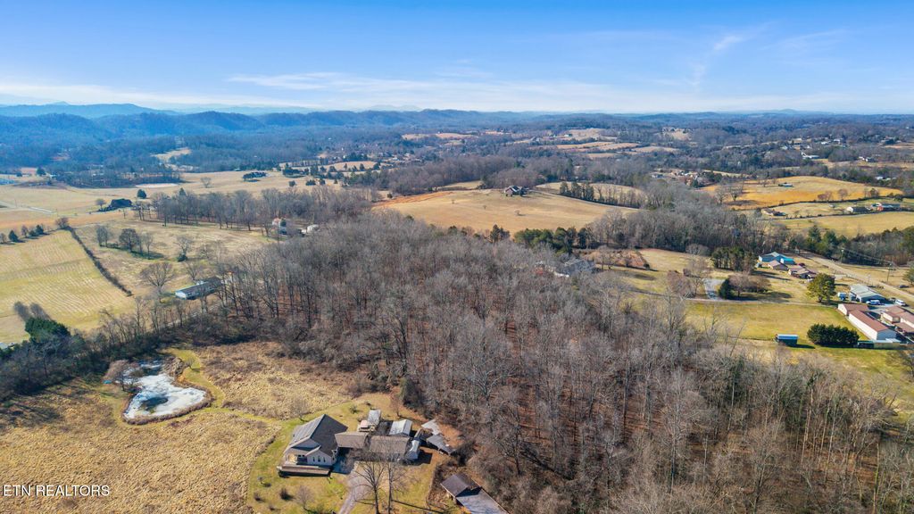 Photo of 2012 Calderwood Hwy, Maryville, TN 37801 (MLS # 1329075)