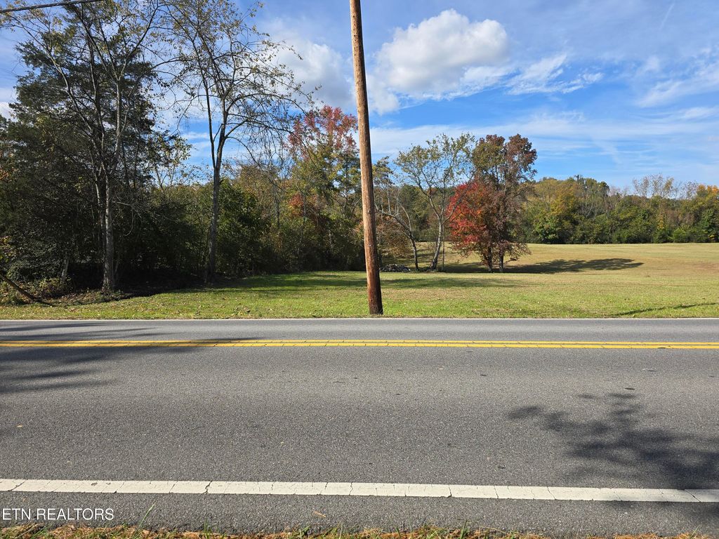 Photo of 14 Hardin Lane, Sevierville, TN 37862 (MLS # 1337111)