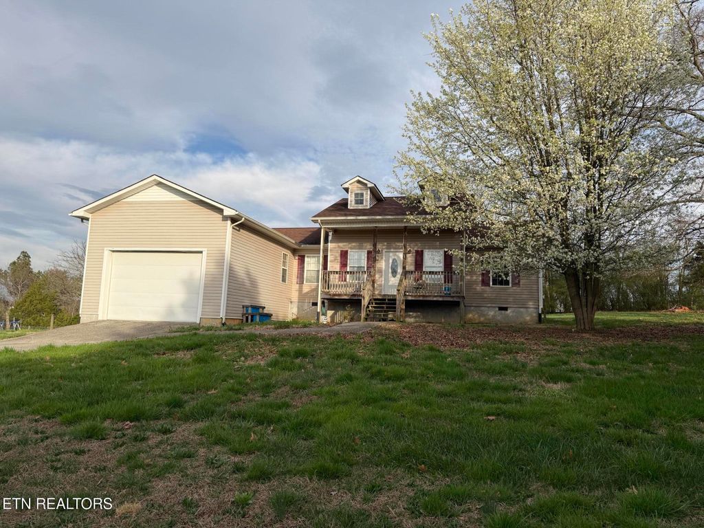 Photo of 135 Lee's Chapel Rd, Sweetwater, TN 37874 (MLS # 1333243)